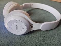 New Bluetooth headphones good sound n battery