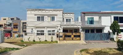 SECURE YOUR FUTURE-5 MARLA ON GROUND POSSESSION PLOT IDEAL LOCATIONIN NEW LAHORE CITY PHASE2 JUST 1KM FROM LAHORE RING ROAD SL3