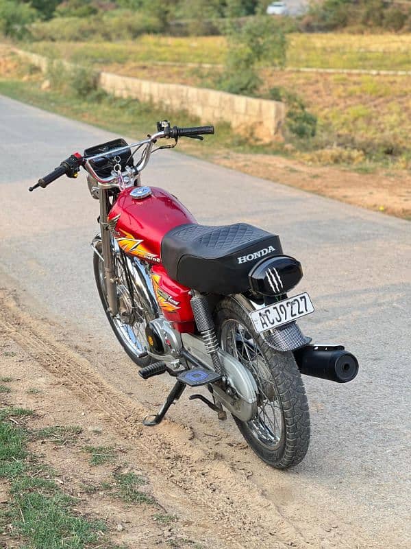 2021 model bike Red colour. exchange possible with CD 70. 1
