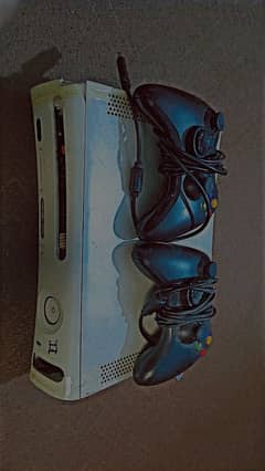 Xbox 360 device old and controller new
