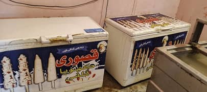 15 freezers ha kulfi wali machine hai ek