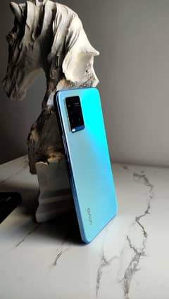 Vivo Y33s in 10/10 condition, 8+4/128 RAM, Box Charger Available