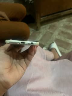 i am selling my phone panel chagne good battery health all ok