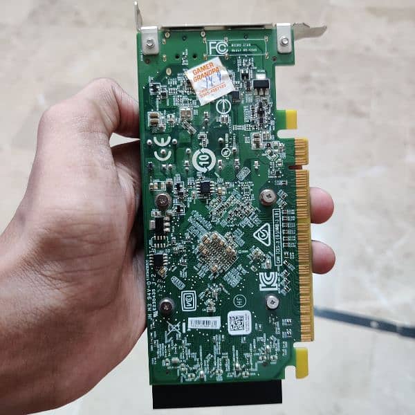 AMD Radeon R7 450 4GB DDR5 Graphics Card – Great Condition! 2