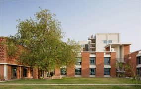 Big College, University Building Park Road chak shehzad available