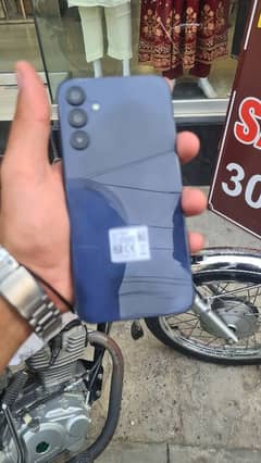 Samsung a15 one hand use mobile 8/256 few days ago
