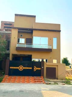 5 Marla Brand New House On Ideal Location With Solid Construction For Sale In New Lahore City Near Bahria Town Lahore