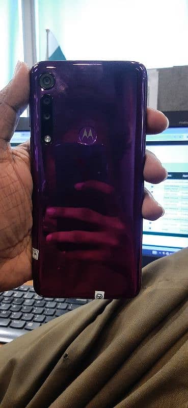 Motorola One Macro 4/64 Single Sim Approve Condition 10/10 Hai 1