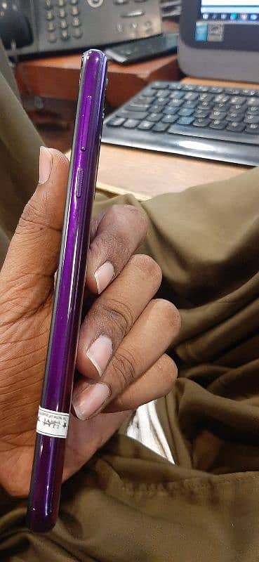 Motorola One Macro 4/64 Single Sim Approve Condition 10/10 Hai 3