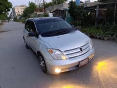 Toyota IST 2003