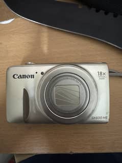 Point and shoot digital Canon camera mint condition