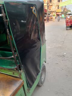 2012 model rickshaw he or aik 2018 model rickshaw he dono bachny hn