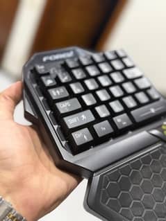 F6 Gaming Keyboard single hand - RGB