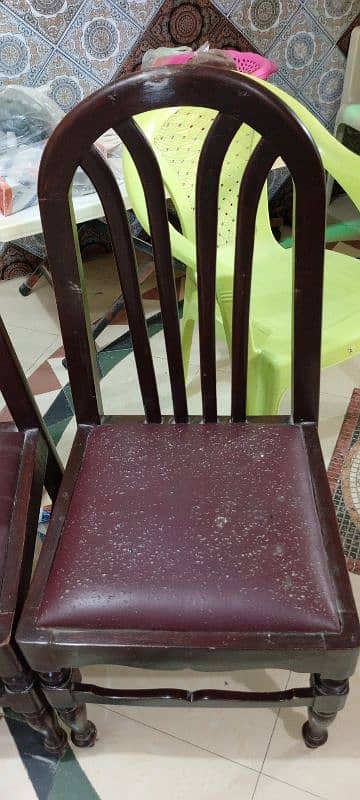 big dinning with 6 chairs ok condition and low price 4