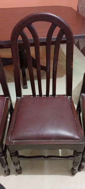 big dinning with 6 chairs ok condition and low price 7