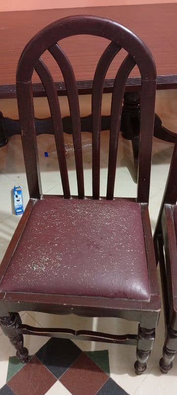 big dinning with 6 chairs ok condition and low price 8