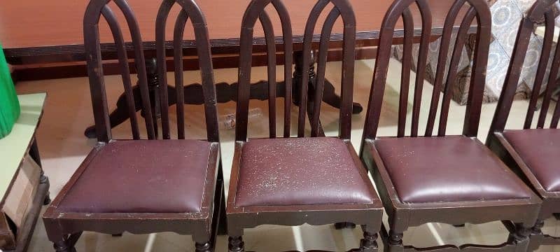 big dinning with 6 chairs ok condition and low price 10