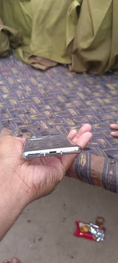 One plus 9pro with box wnd charg 10,by 10 only 1 green line