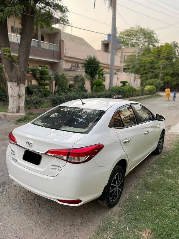 Toyota Yaris ATIV X 2021/2022 12