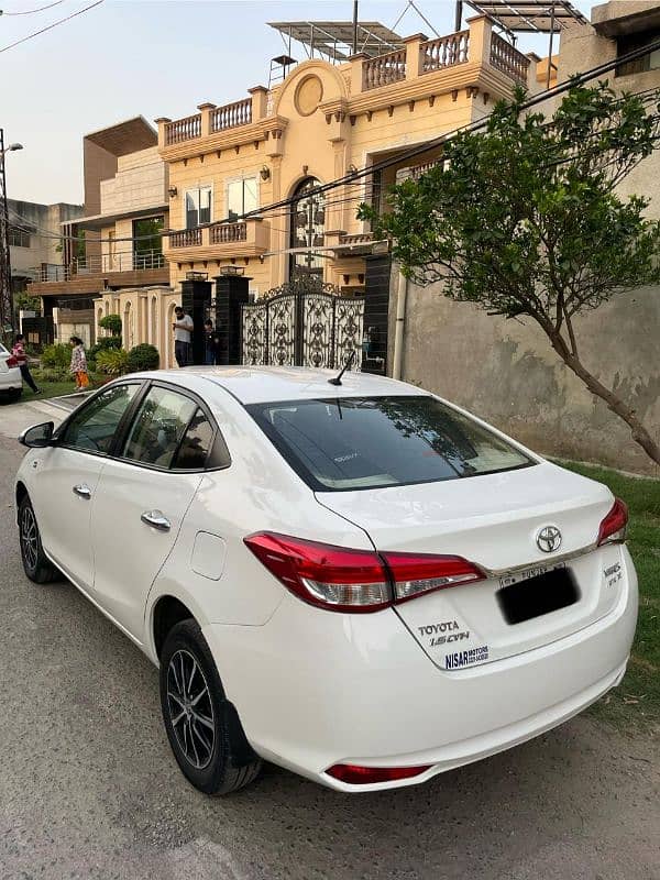 Toyota Yaris ATIV X 2021/2022 13