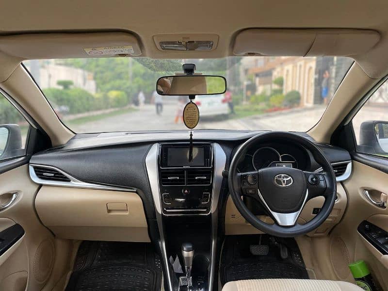 Toyota Yaris ATIV X 2021/2022 18