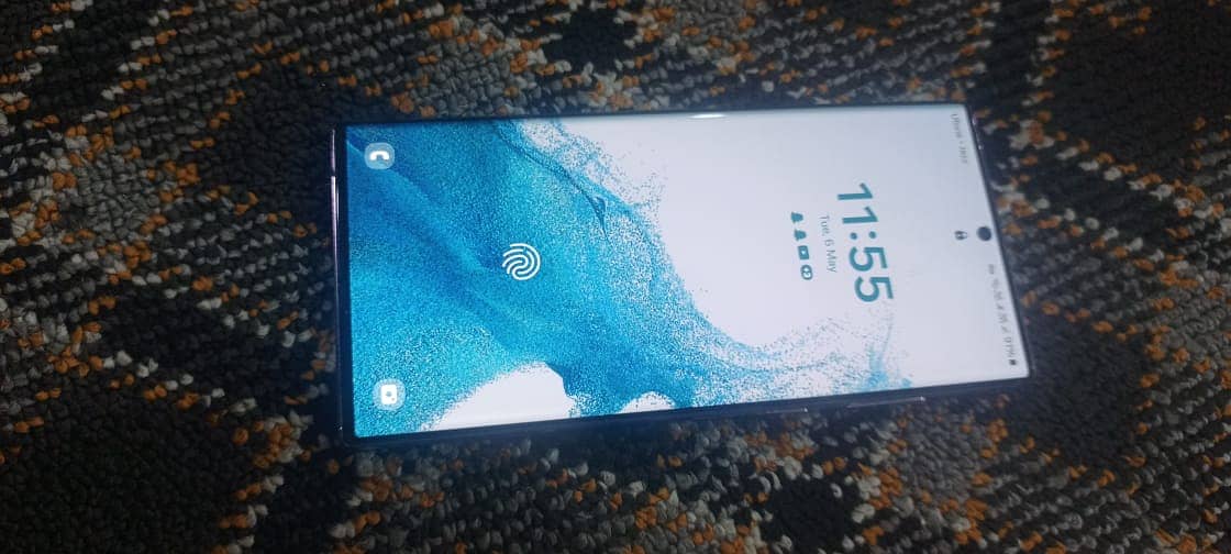 Dynamic AMOLED 2X display,  Snapdragon processor. With S Pen, 2