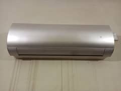 Gree 1 ton DC inverter (Urgent sale)