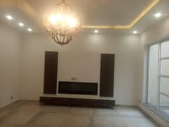 1 KANAL LUXURY HOUSE AVAILABLE FOR SALE