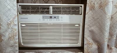 Frigidaire window ac is good condition