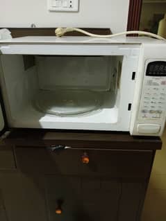 microwave oven
