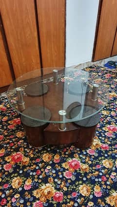 Center Table with 4 stools