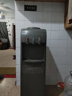 Dawlance water dispenser