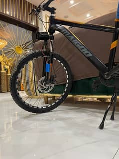 Boys cycle for sale with horn new condition