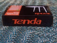 Tenda wireless router, with 3 antenna's, almost new.