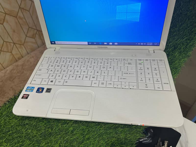 Toshiba Satellite c850 i5 3rd Generation Awesome Laptop 1