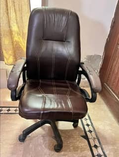 Revolving chair
