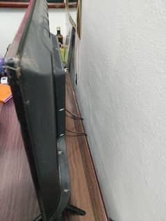 43 inches LCD in used