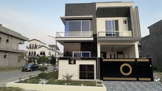 6 Marla Corner House 50Ft Road