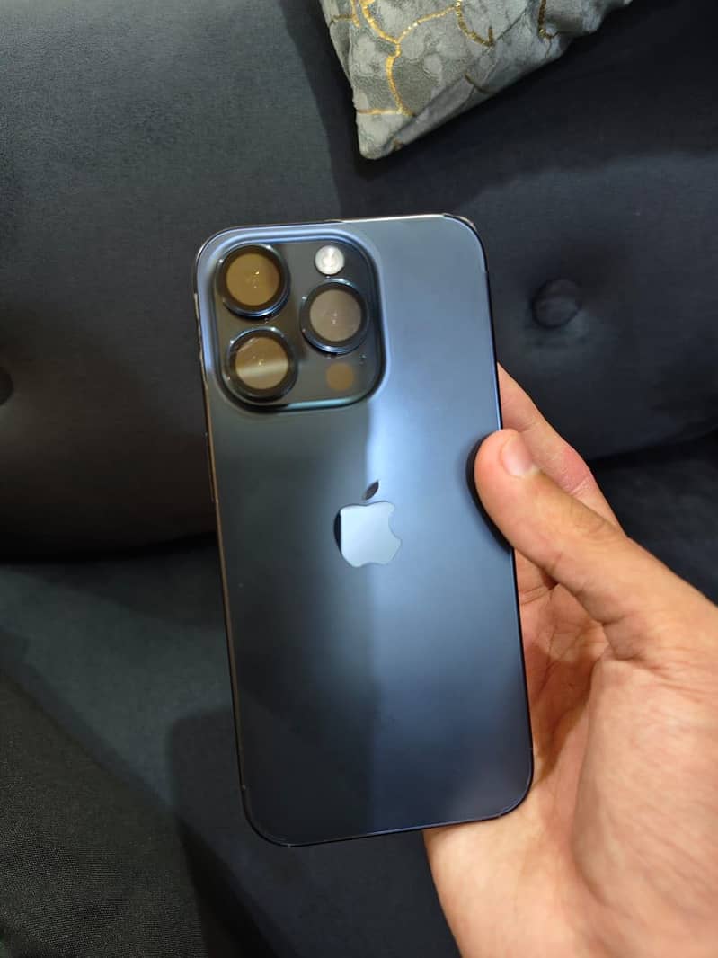 iPhone 15 pro JV (10/10 condition) with box 1