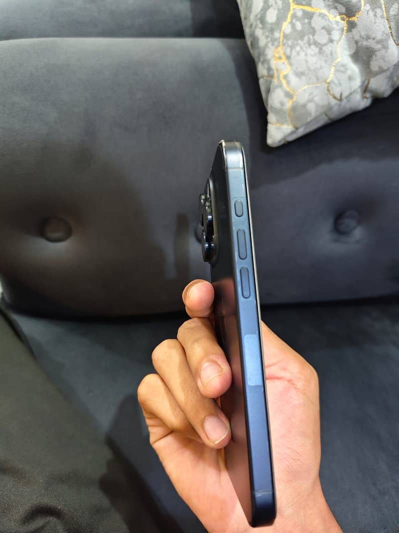 iPhone 15 pro JV (10/10 condition) with box 2
