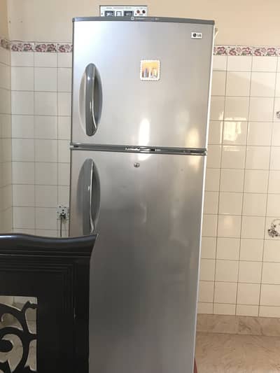 LG fridge - Excellent condition