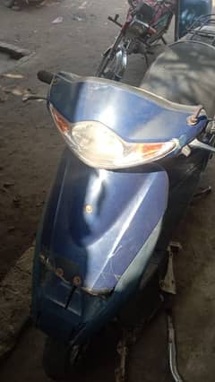 Scooty 4 stock let's 4 model 2023