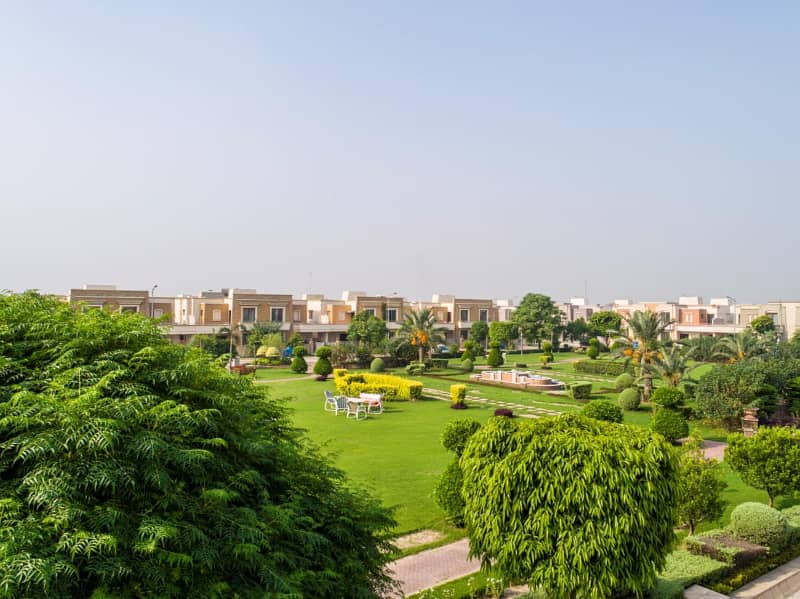 8 Marla Grey Structure House Solid Construction For Sale in Phase 1 B Block  Dream Gardens  Lahore 14