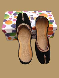 women material velvet khussa
