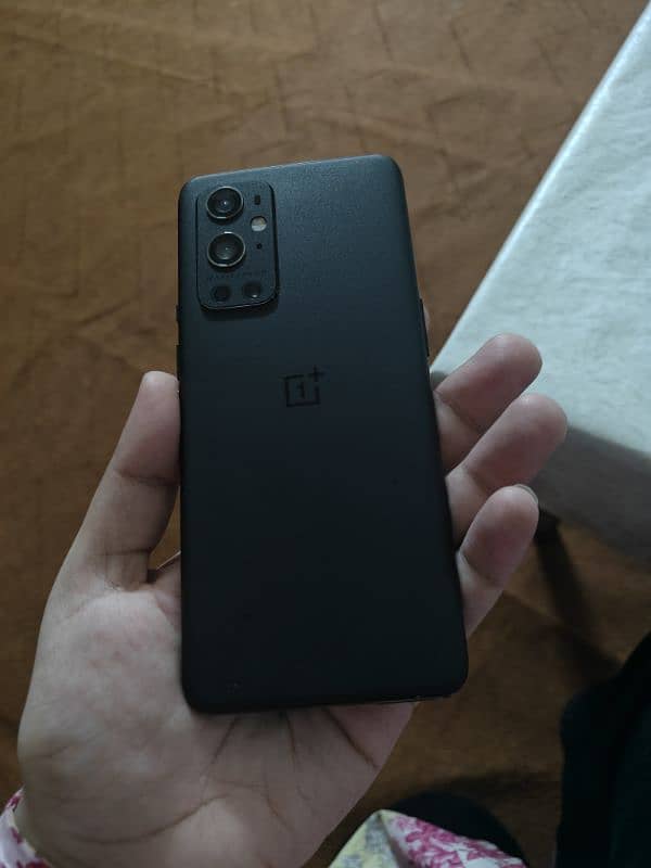 line on panel and bottom right screen damaged 4