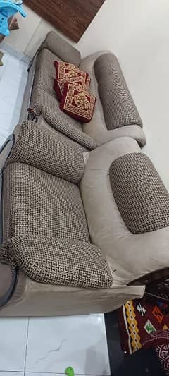 poshish sofa set good condition urgent fore sale  price 40k only