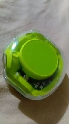 Model i18 air buds 9 / 10 condition