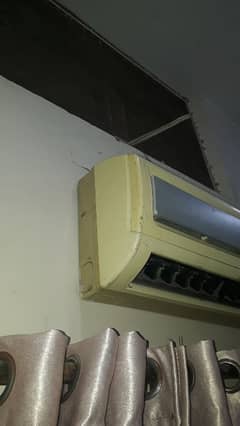 Samsung 1 Ton Ac for Sale no inverter 0321-4013723