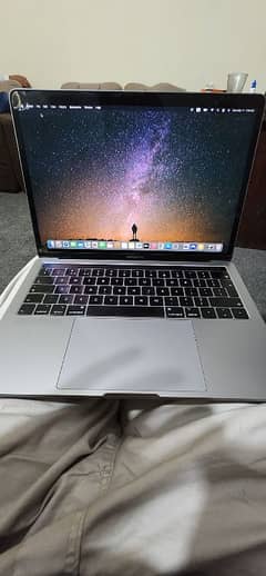 Macbook Pro 2018 8gb /512gb storage