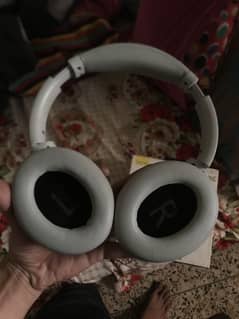 BEME HEADPHONES BOX PACK ANC 1 year warranty.